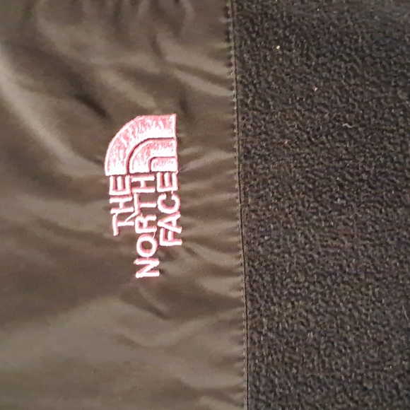 The North Face Denali "Summit Series" Woman's Small Jacket. Breast Cancer Ed. - Picture 3 of 16